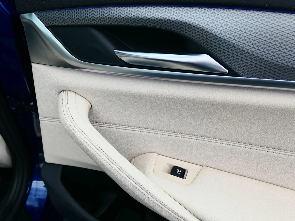 BMW 5 Series Saloon Grey #18