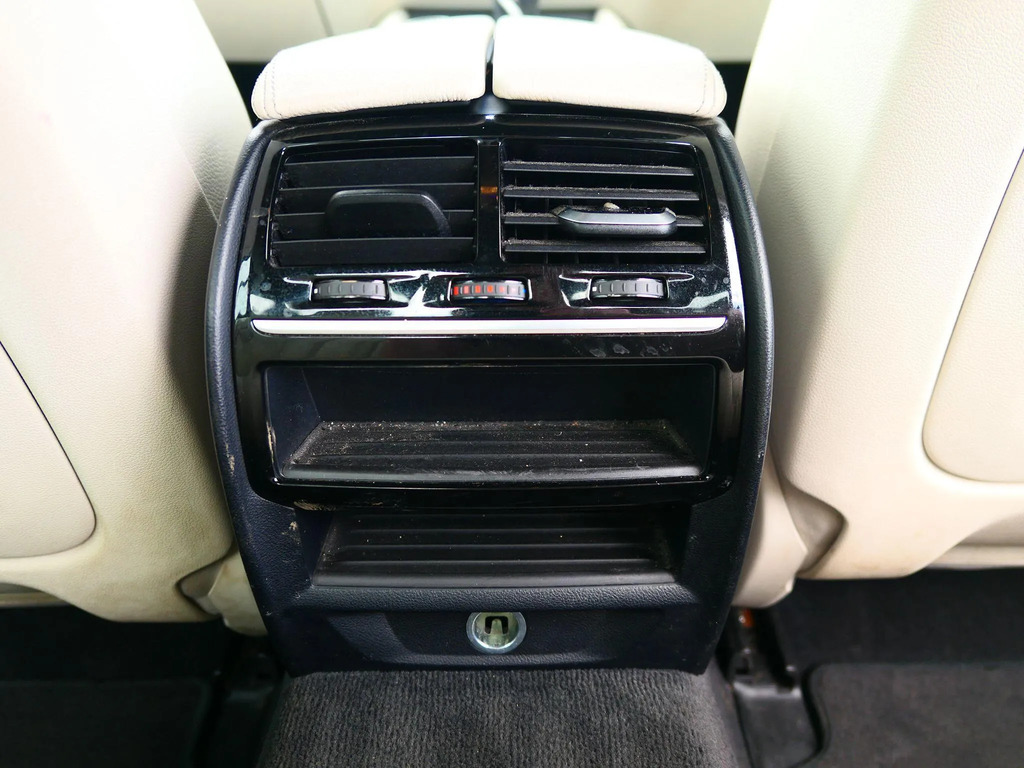 BMW 5 Series Saloon Grey #31