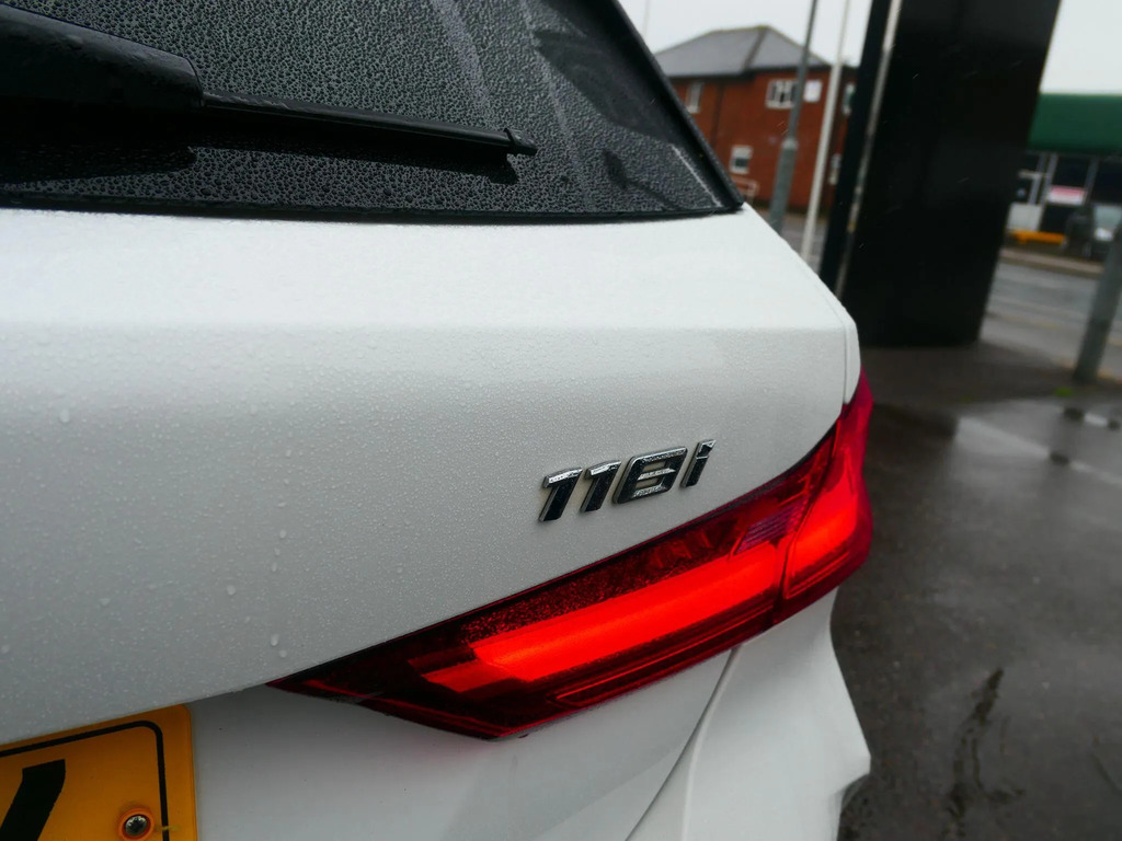 BMW 1 Series Se White #10