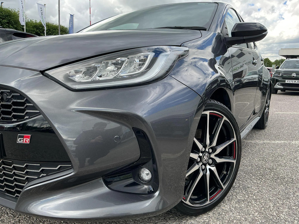Toyota Yaris 1.5 Hybrid Gr Sport Cvt #5