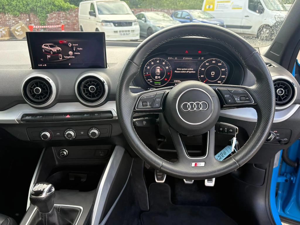 Audi Q2 S Line Black #12