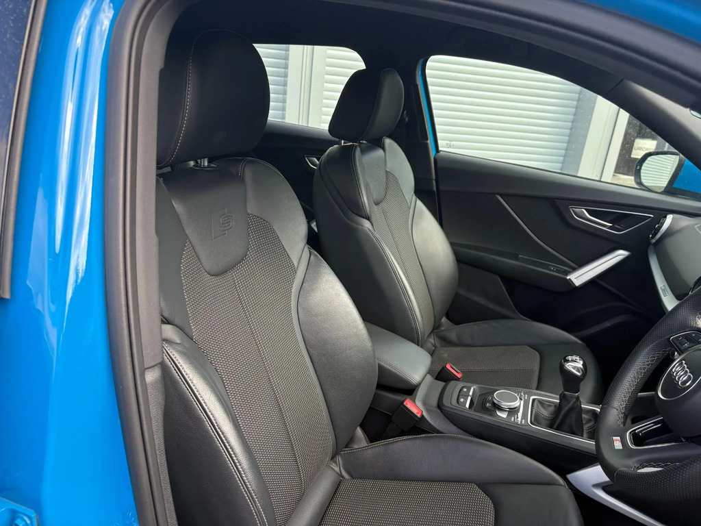 Audi Q2 S Line Black #10