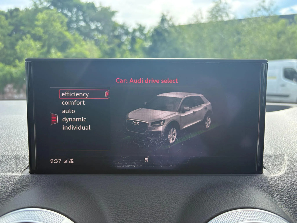 Audi Q2 S Line Black #18