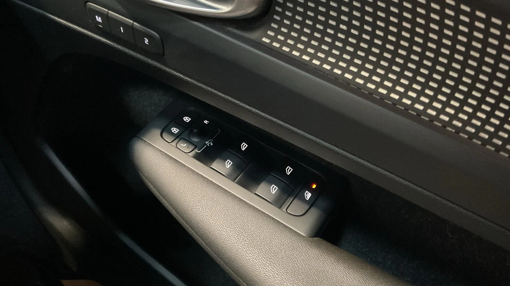 Volvo XC40 R Design Black #22