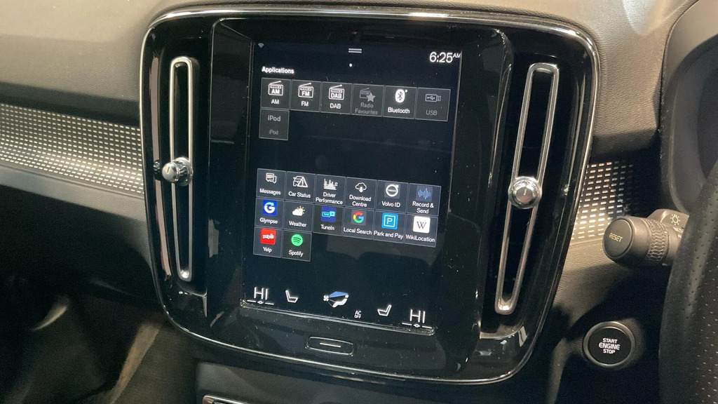 Volvo XC40 R Design Black #12