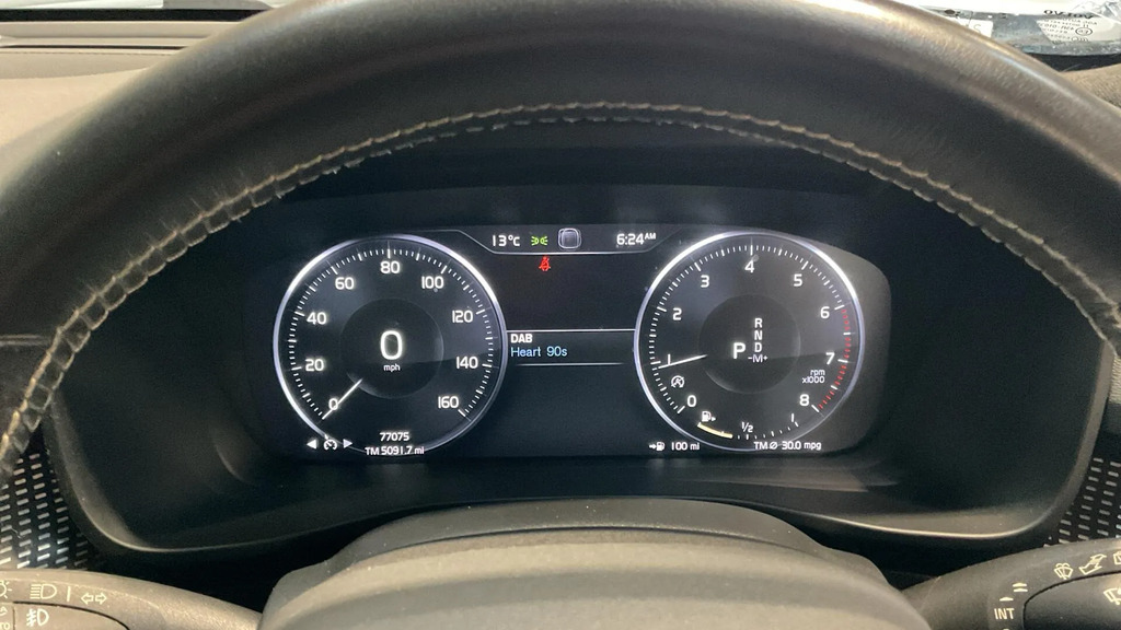 Volvo XC40 R Design Black #11