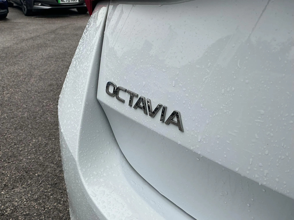 Skoda Octavia Se Technology Black #37