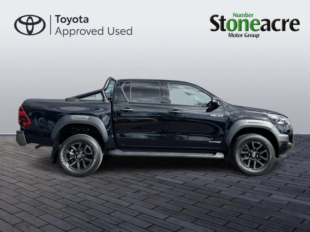 Toyota HILUX Invincible X Dcab Pick Up 2.8 D-4d