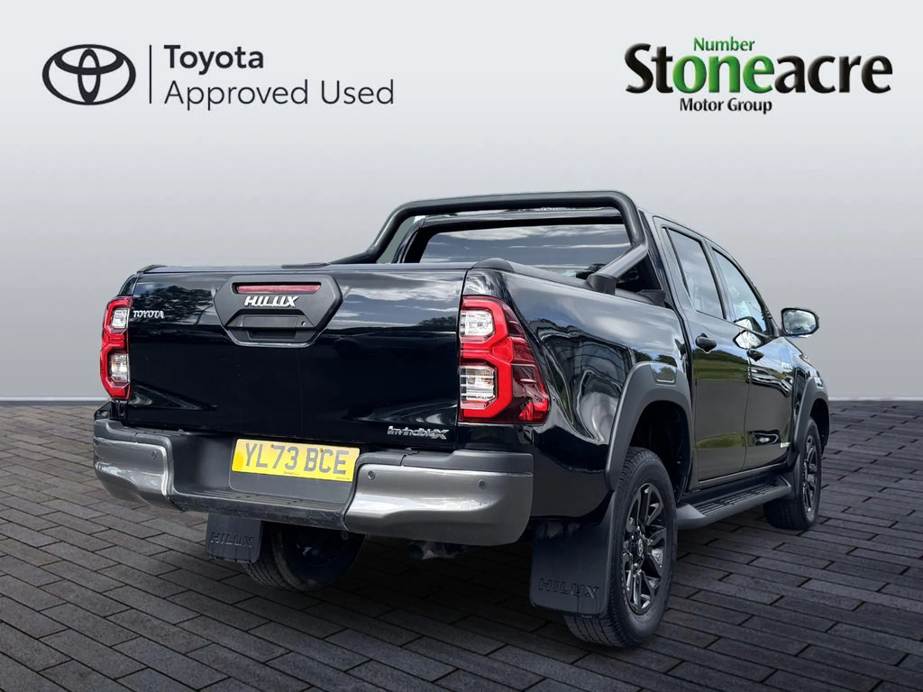 Toyota HILUX Invincible X Dcab Pick Up 2.8 D-4d #2