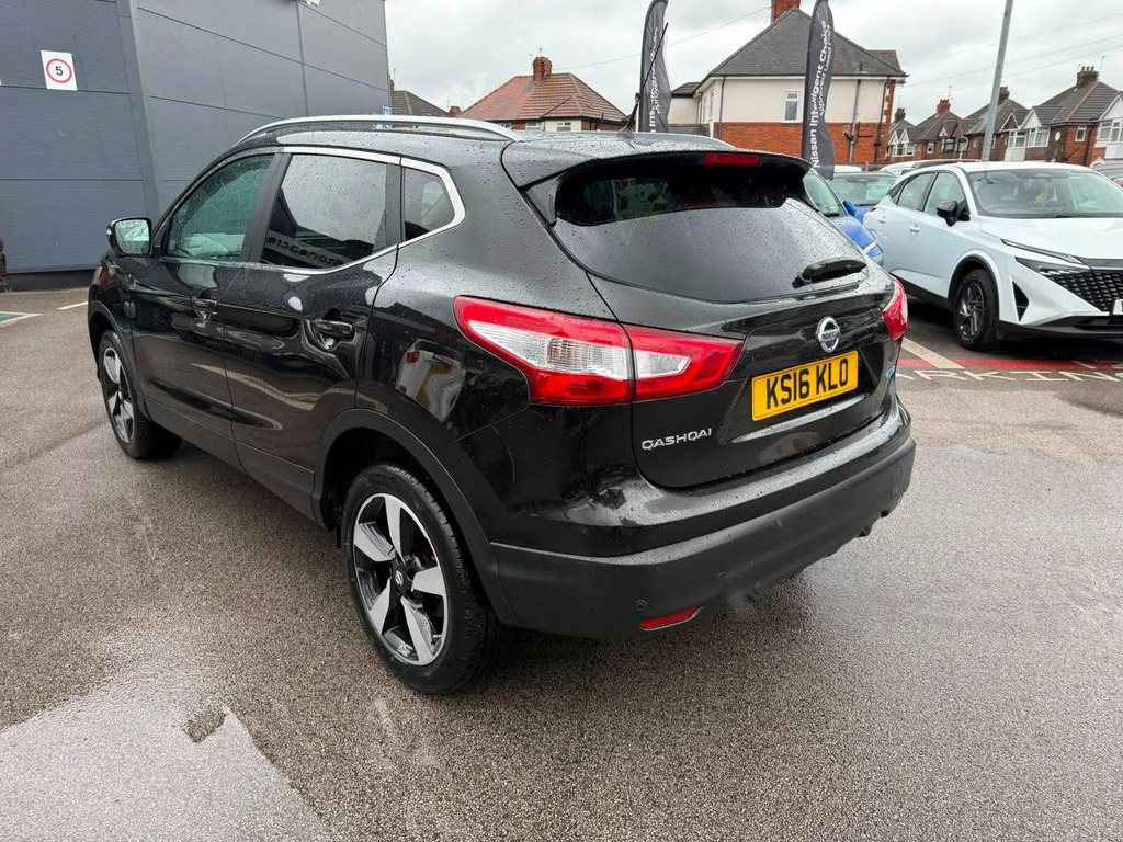 Nissan Qashqai 1.5 Dci N-connecta  #4