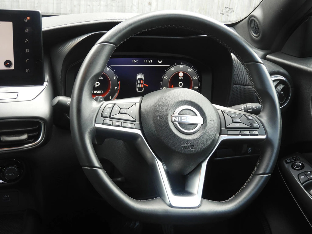 Nissan Juke Tekna Yellow #13