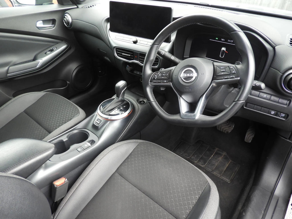 Nissan Juke Tekna Yellow #10