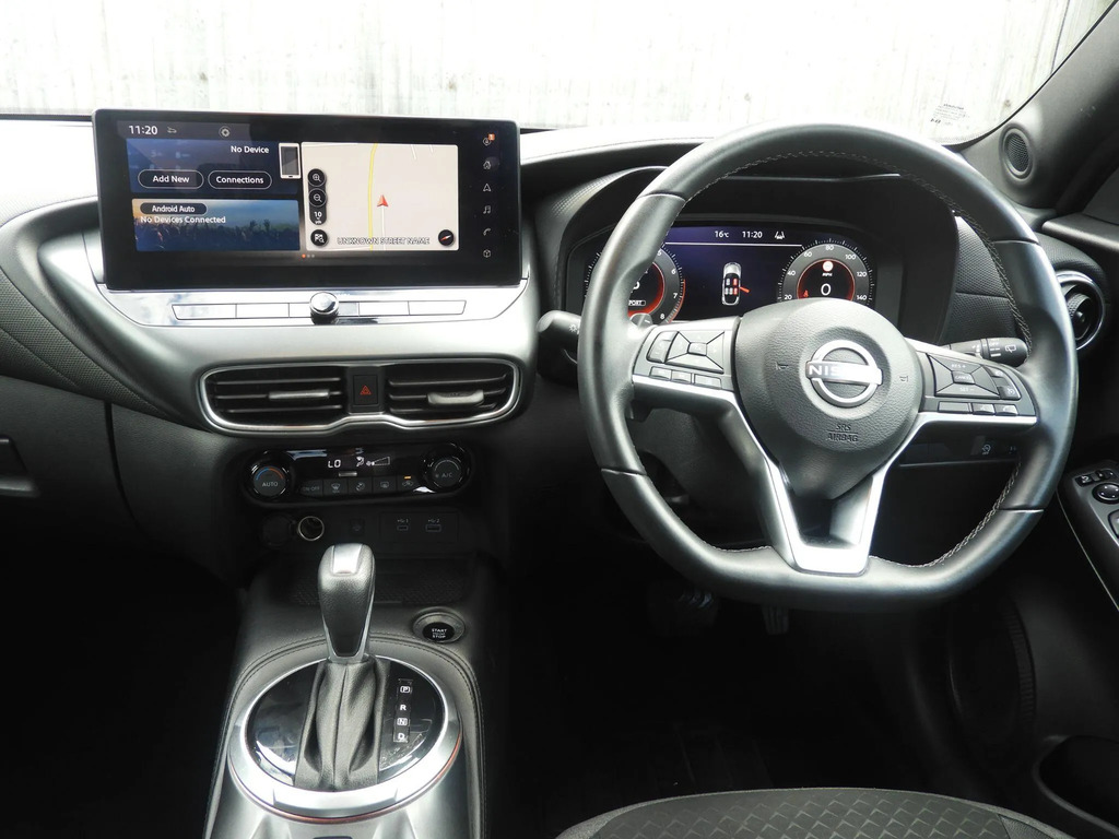 Nissan Juke Tekna Yellow #12
