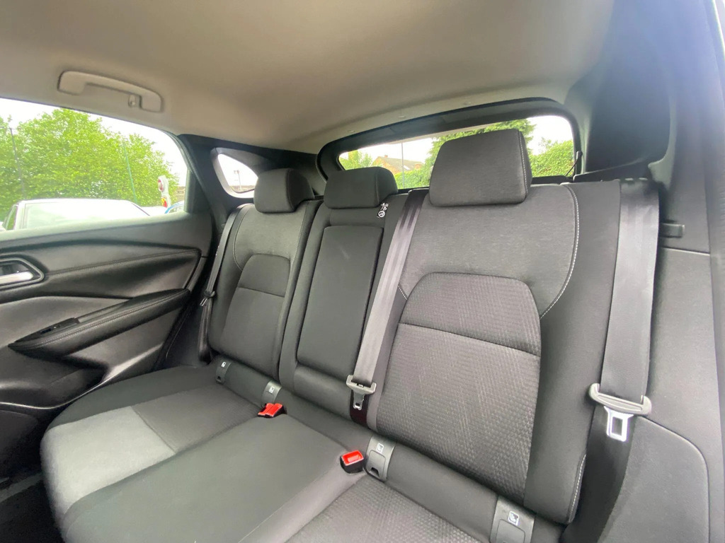 Nissan Qashqai 1.3 Dig-t Mh N-connecta White #11