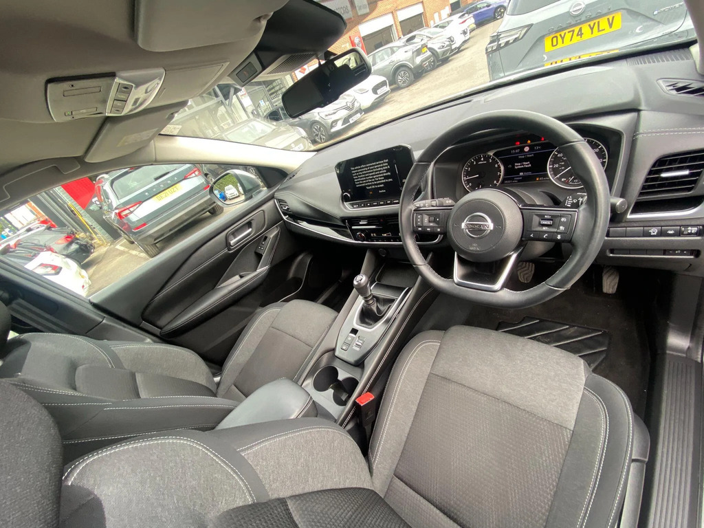 Nissan Qashqai 1.3 Dig-t Mh N-connecta White #20