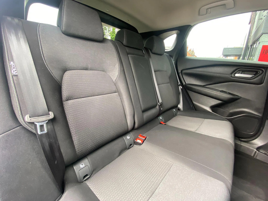 Nissan Qashqai 1.3 Dig-t Mh N-connecta White #12