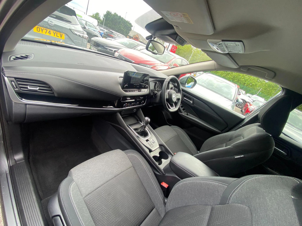 Nissan Qashqai 1.3 Dig-t Mh N-connecta White #9