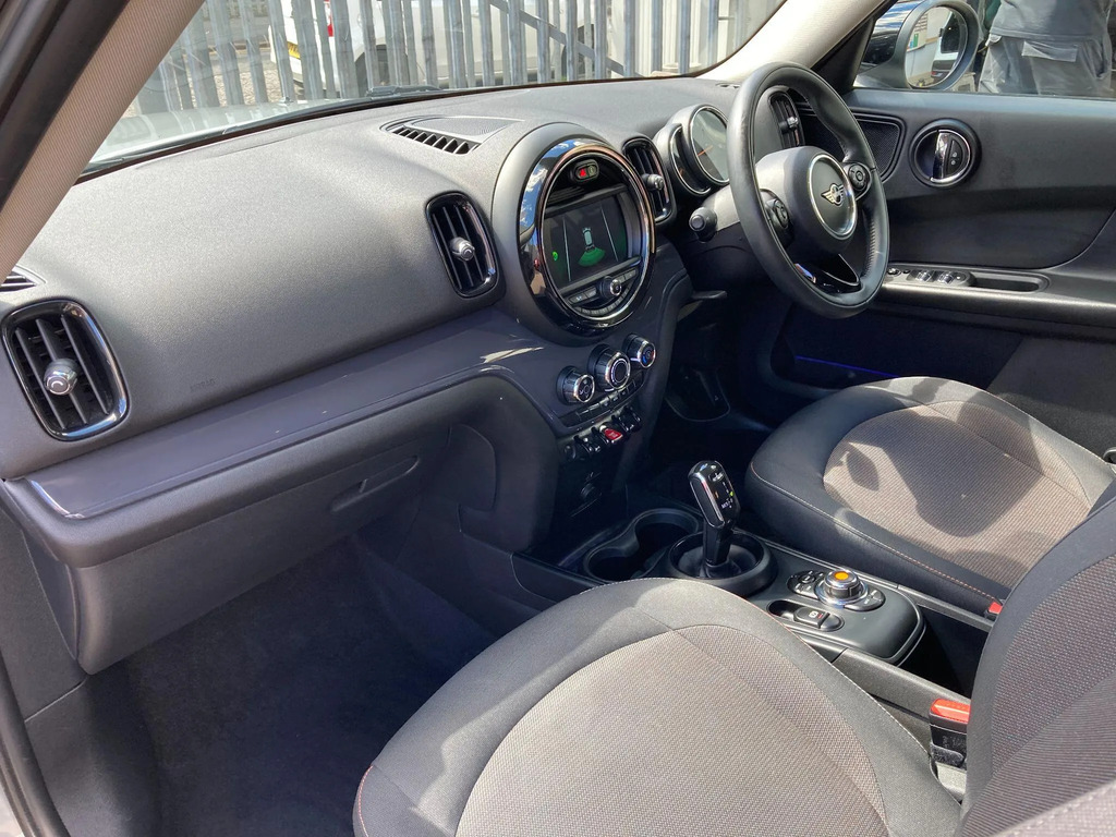 Mini Countryman Mini Hatchback 1.5 Cooper Classic Comfor Black #33