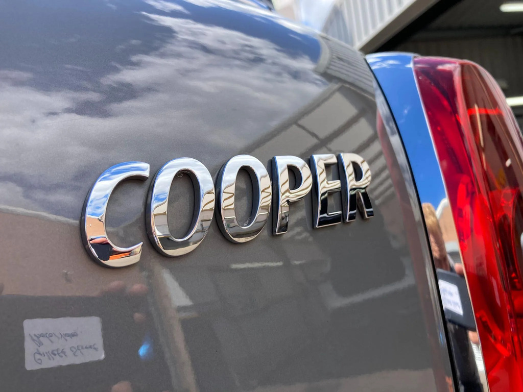 Mini Countryman Mini Hatchback 1.5 Cooper Classic Comfor Black #26