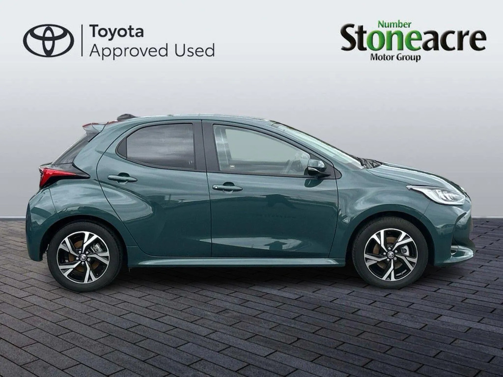 Toyota Yaris 1.5 Hybrid Design Cvt #2