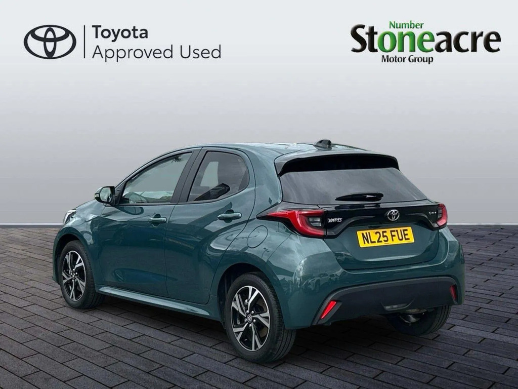 Toyota Yaris 1.5 Hybrid Design Cvt #5