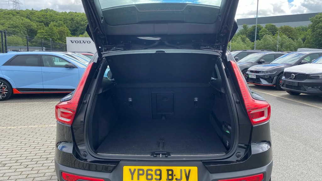 Volvo XC40 Xc40 R-design D3 Red #36