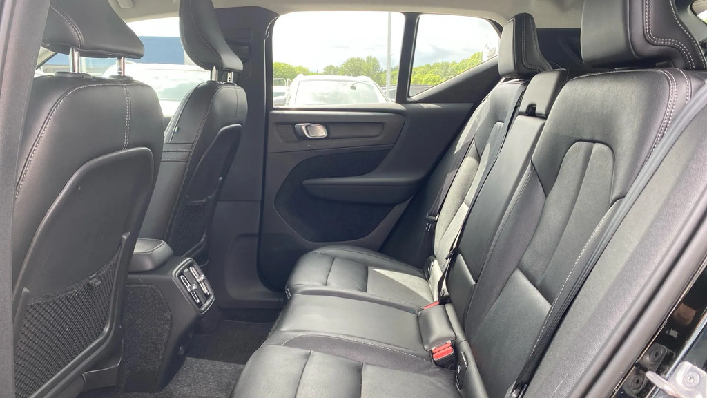 Volvo XC40 Xc40 R-design D3 Red #16