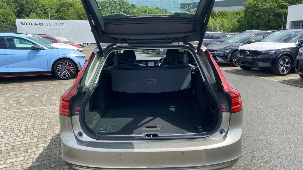Volvo V90 B4 Core Mhev Rear Camera, Google, Black #35