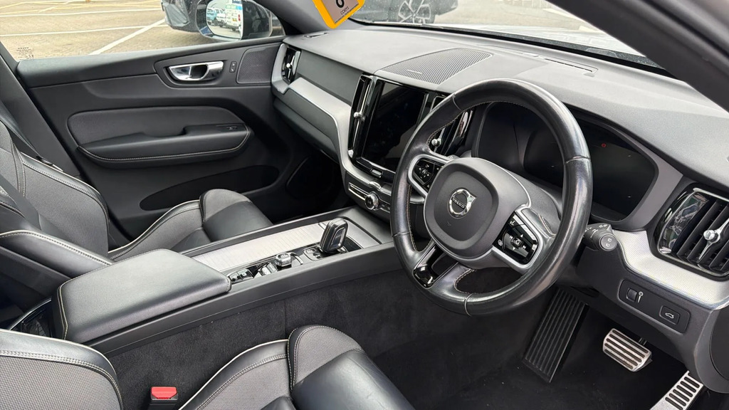 Volvo XC60 2.0 B5p 250 R Design Geartronic  #4