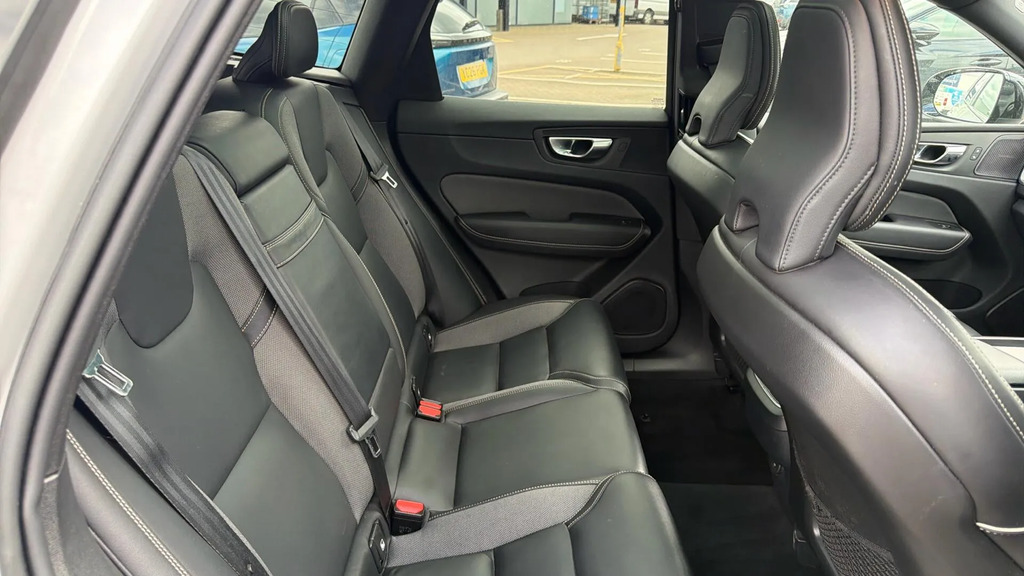 Volvo XC60 2.0 B5p 250 R Design Geartronic  #6