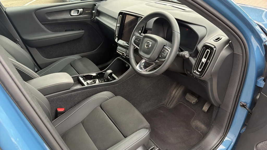 Volvo XC40 1.5H T5 Recharge 10.7Kwh Ultimate Dark Suv Pet Blue #4