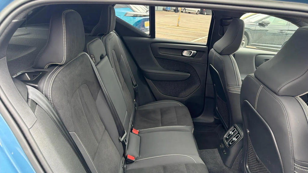 Volvo XC40 1.5H T5 Recharge 10.7Kwh Ultimate Dark Suv Pet Blue #6