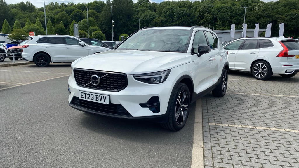 Volvo XC40 2.0 B4p Plus Dark #3