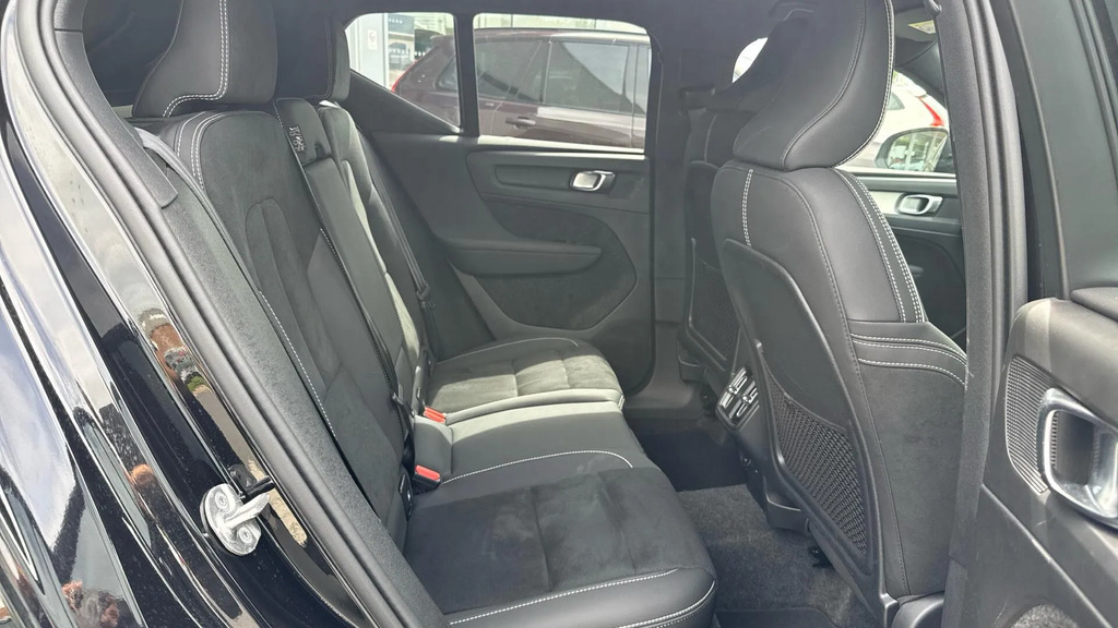 Volvo XC40 2.0 B4p Plus Dark #6