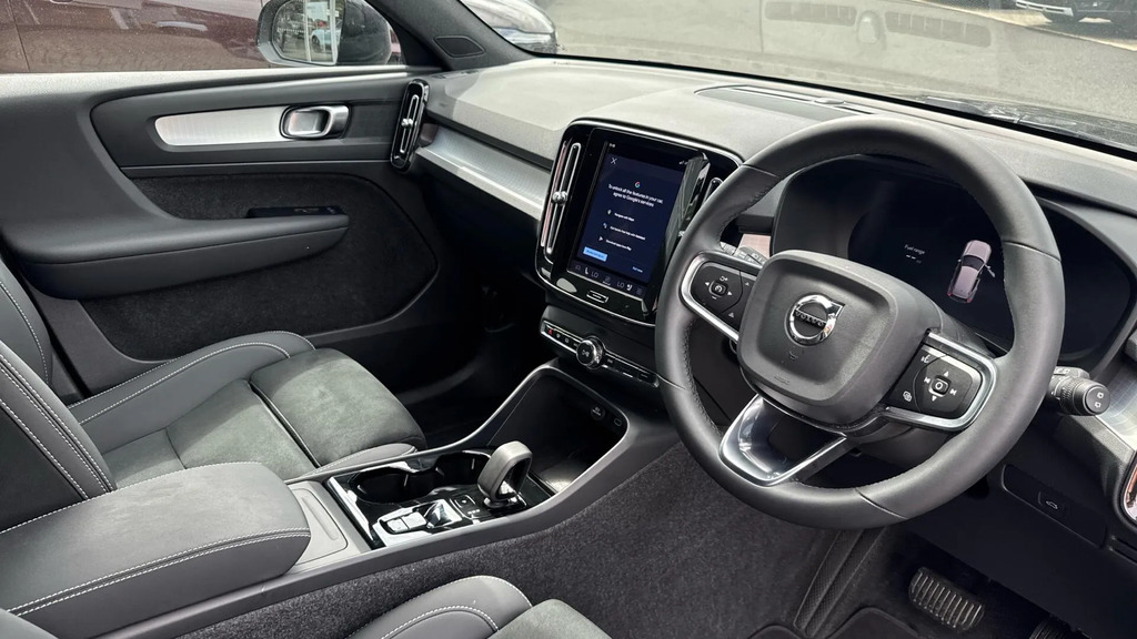 Volvo XC40 2.0 B4p Plus Dark #4