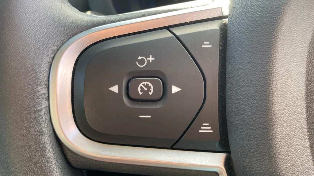 Volvo XC60 T6 Plus Grey #16