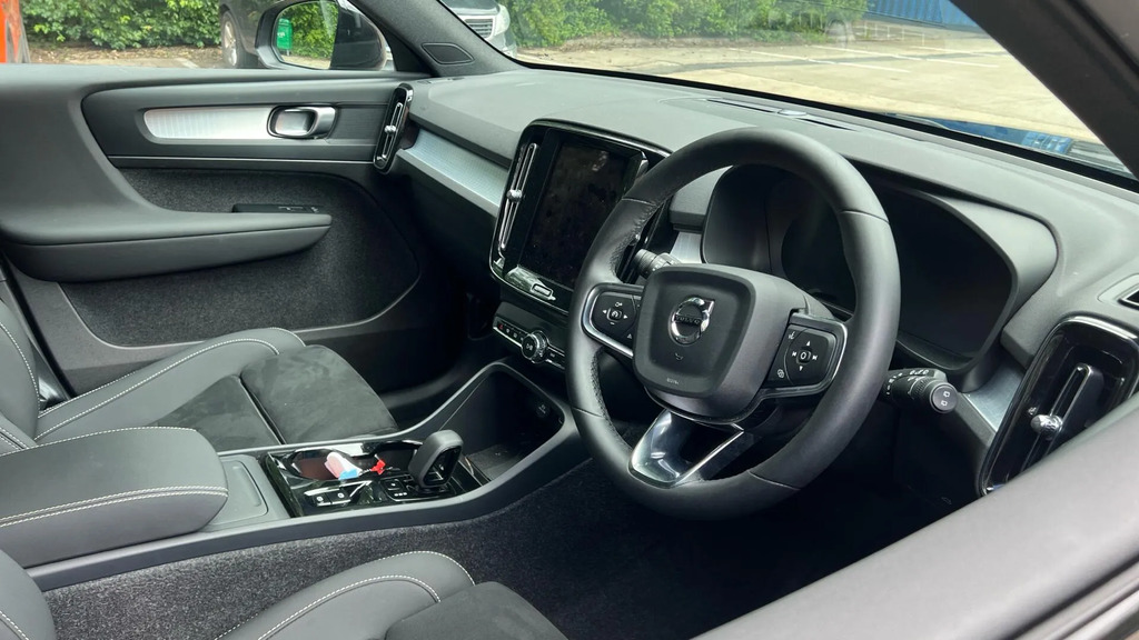Volvo XC40 2.0 B4 Mhev Plus Black Edition Dct Euro 6 S #4