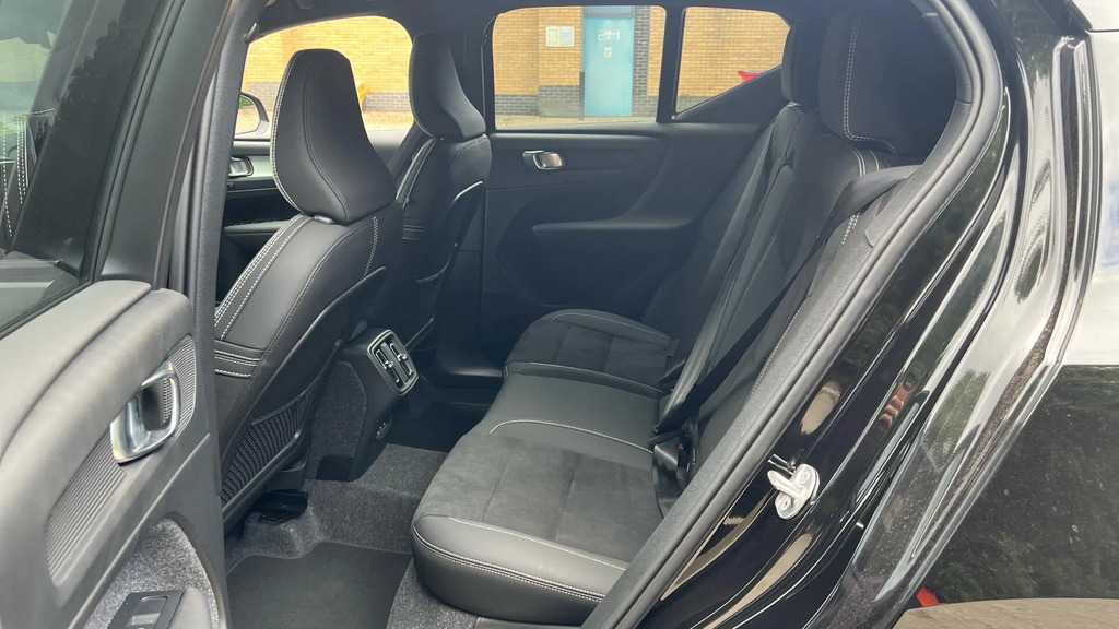 Volvo XC40 B4 P Black Edition Plus Black #30