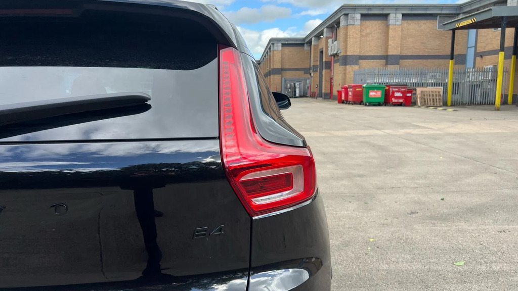 Volvo XC40 B4 P Black Edition Plus Black #35
