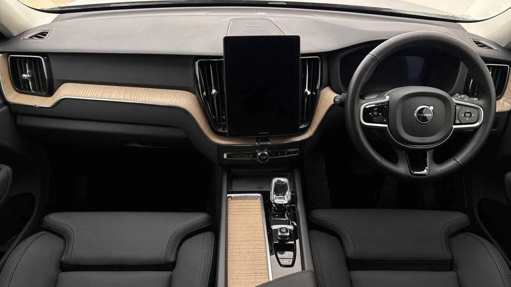 Volvo XC60 Plus Dark B5 250 Hp #8