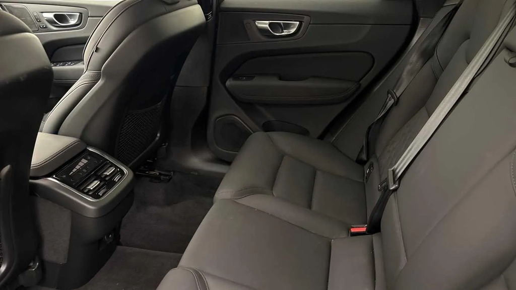Volvo XC60 Plus Dark B5 250 Hp #7