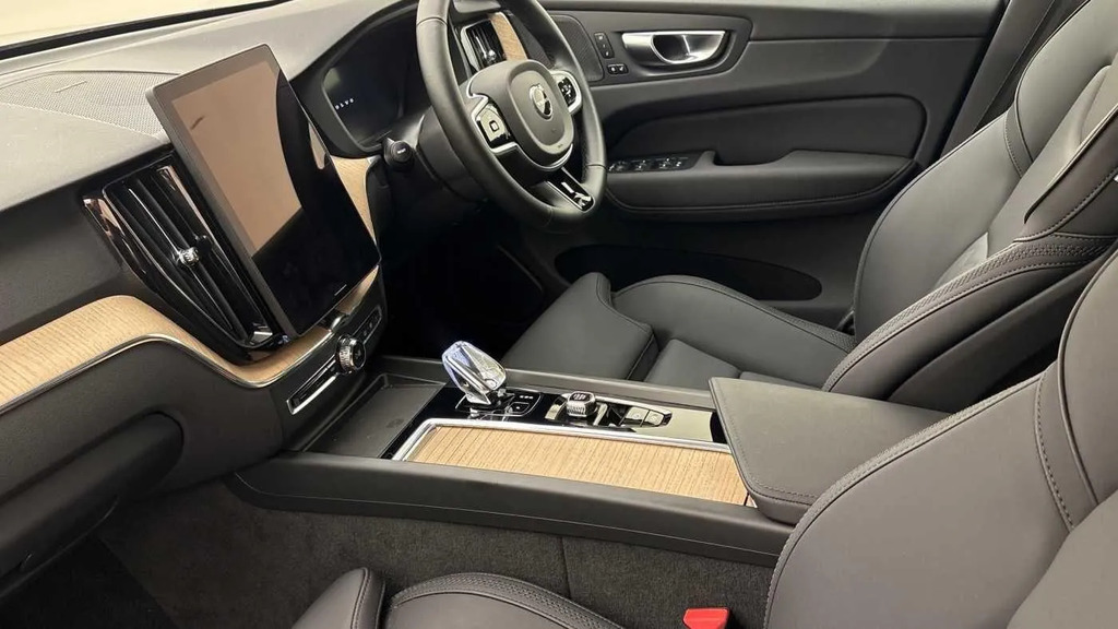 Volvo XC60 2.0 B5 Mhev Plus Pro Awd Euro 6 Ss  #6