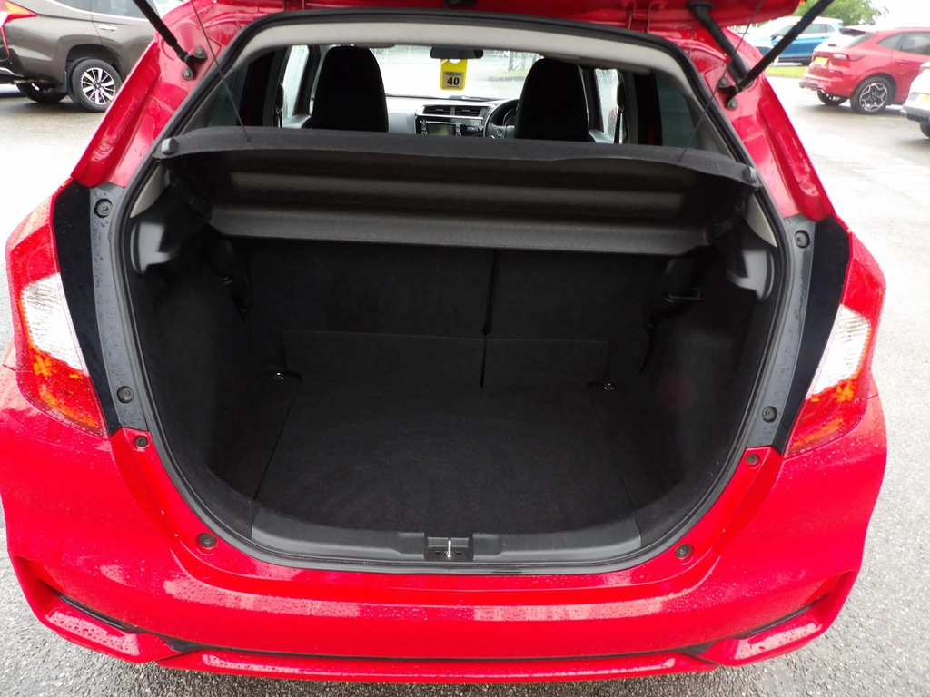 Honda Jazz Se I-vtec Red #8