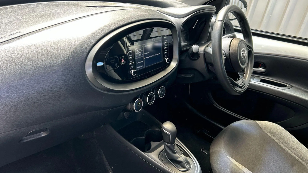 Toyota Aygo X Hatchback White #33
