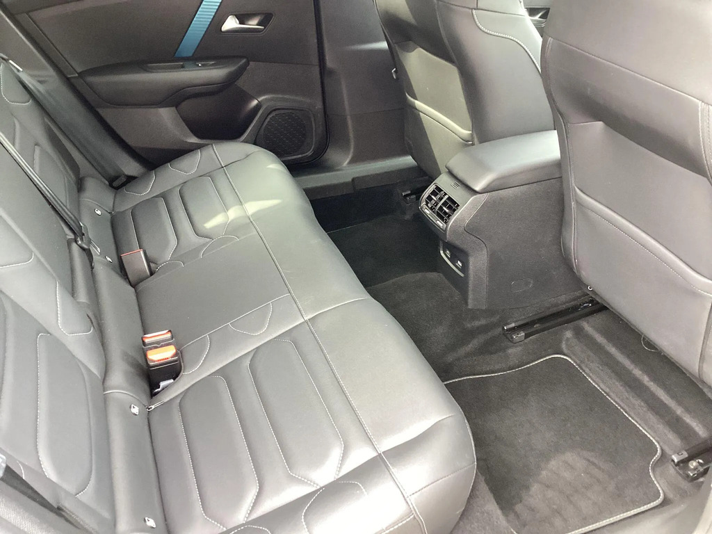 Citroen e-C4 100Kw Shine Plus 50Kwh Black #11