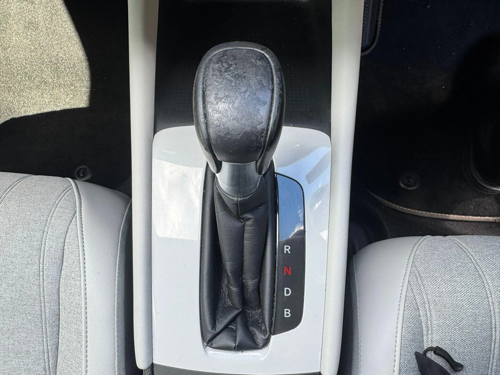Honda Jazz Ex White #10