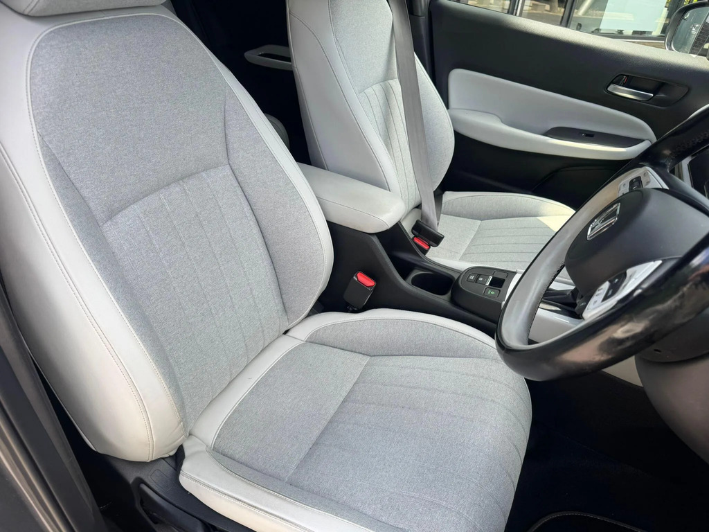 Honda Jazz Ex White #11