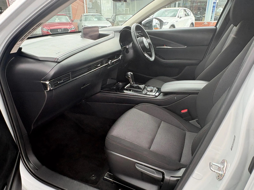 Mazda CX-30 2.0 E-skyactiv X Mhev Takumi White #21