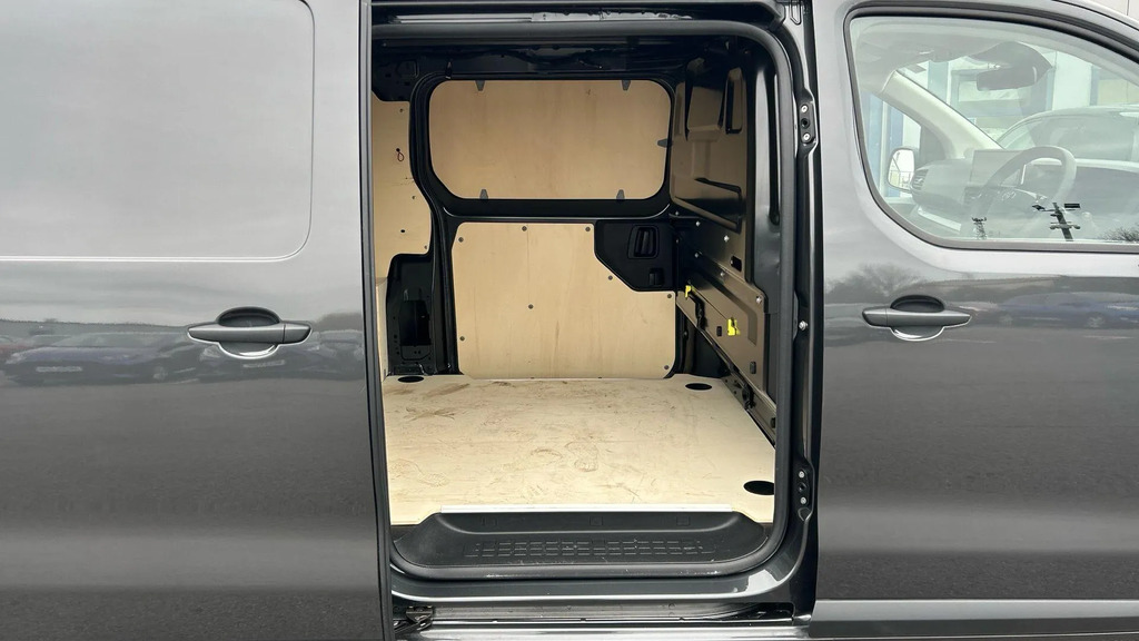 Toyota PROACE Design Black #39