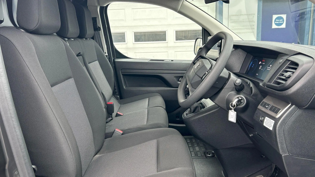 Toyota PROACE Design Black #15